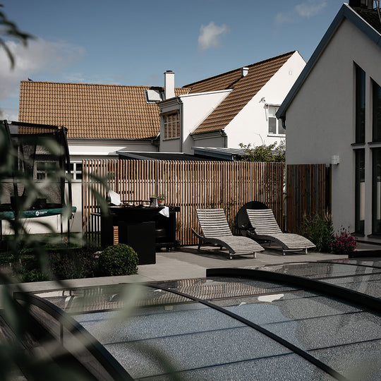 Miljöbild med Leia pooltak