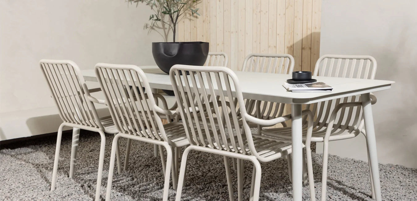 Bord och stolar